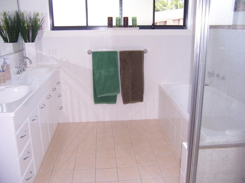 77 Seabreeze Parade, Green Point NSW 2428