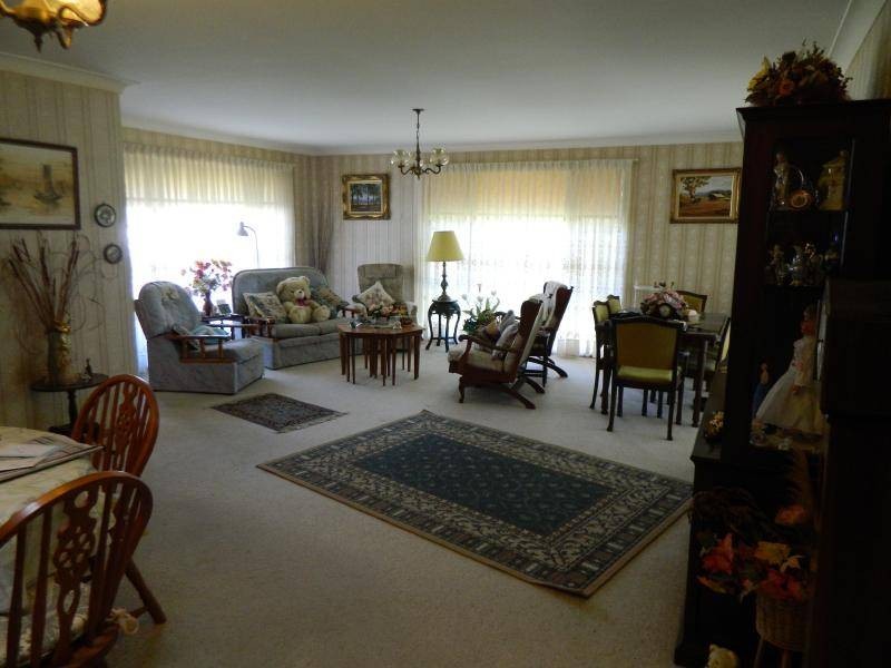 2 Sirius Key, Forster NSW 2428