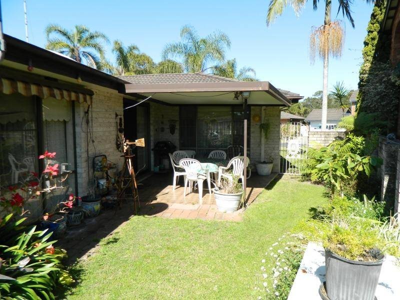 2 Sirius Key, Forster NSW 2428