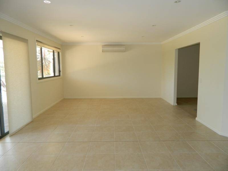 1/14 The Boulevarde, Tallwoods, Hallidays Point NSW 2430
