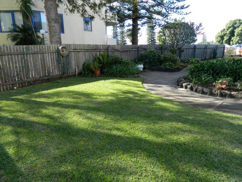 16 Manning Street, Tuncurry NSW 2428