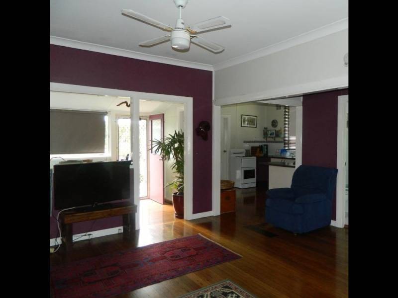 33 Tuncurry Street, Tuncurry NSW 2428