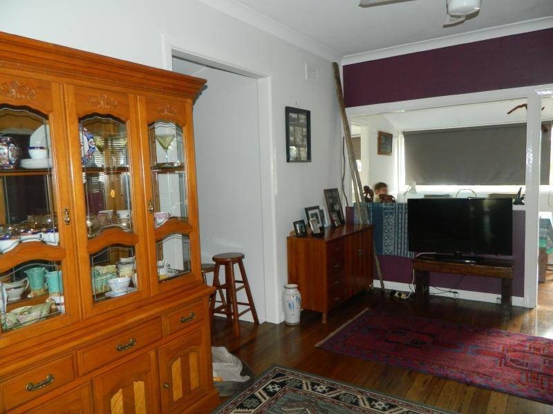 33 Tuncurry Street, Tuncurry NSW 2428