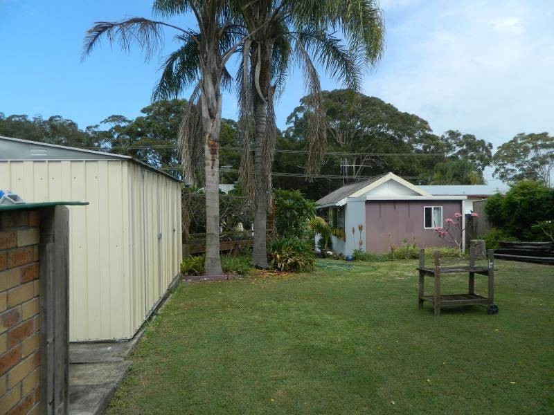 33 Tuncurry Street, Tuncurry NSW 2428