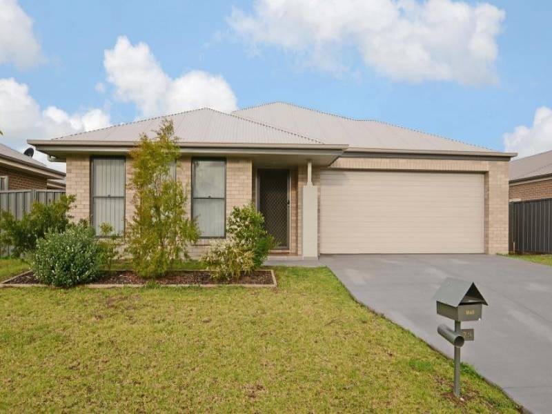 79 Niven Parade, Rutherford NSW 2320
