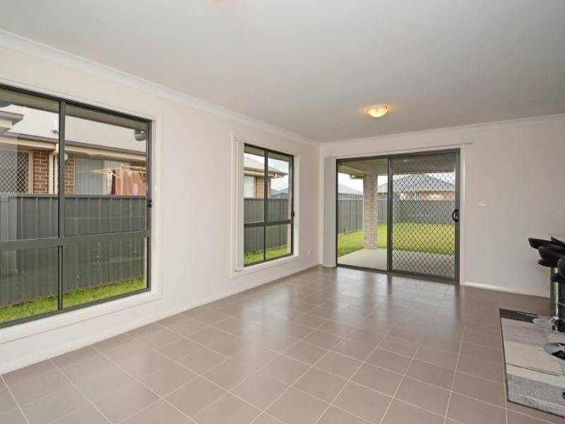 79 Niven Parade, Rutherford NSW 2320