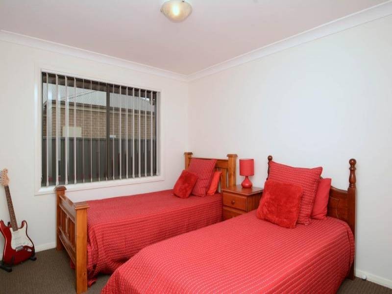 79 Niven Parade, Rutherford NSW 2320