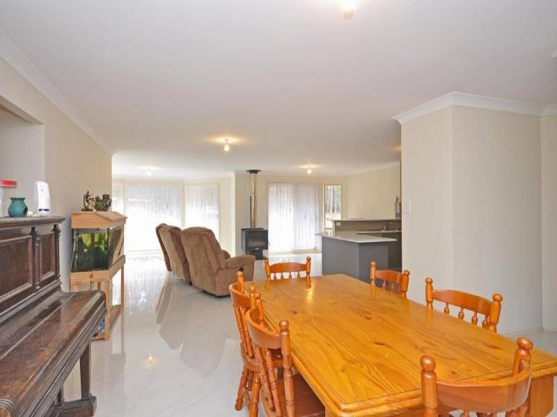 320 Lovedale Road, Lovedale NSW 2325