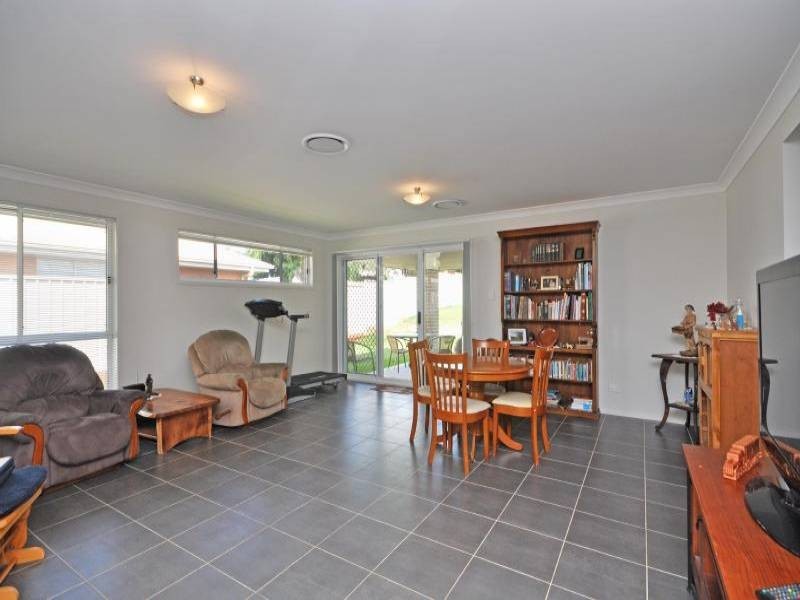 21 John Street, Ellalong NSW 2325