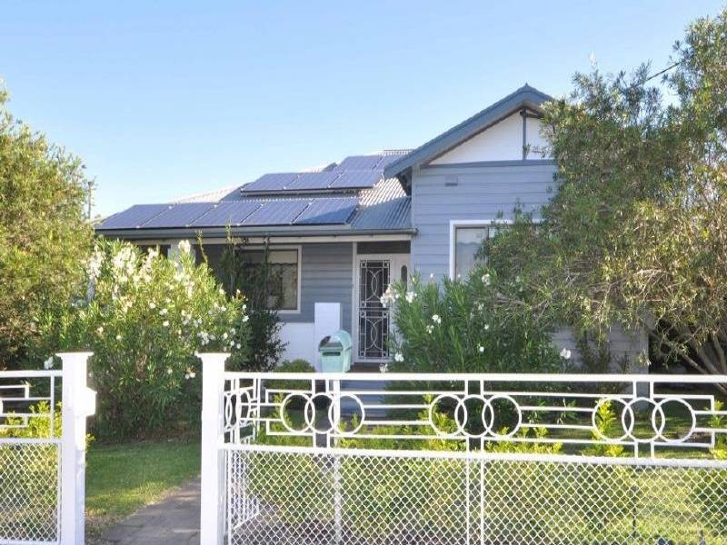 8 West Avenue, Cessnock NSW 2325