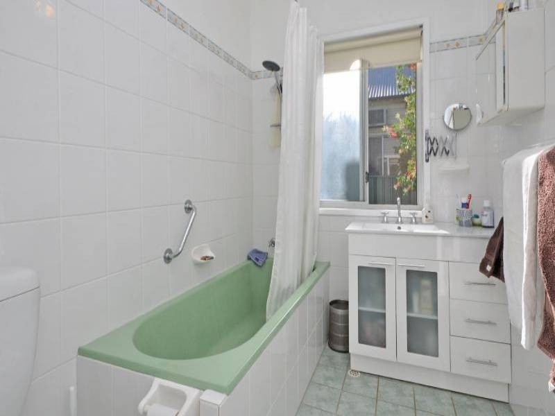 8 West Avenue, Cessnock NSW 2325