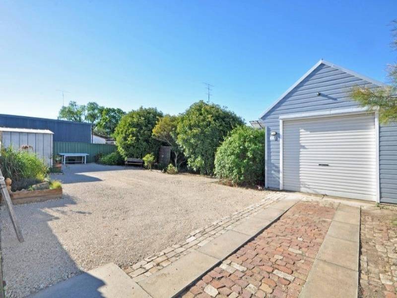 8 West Avenue, Cessnock NSW 2325