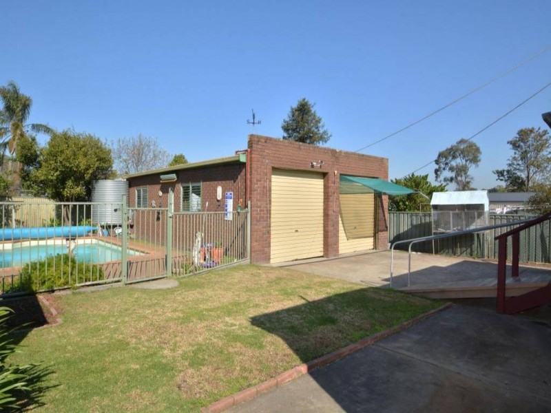 14 Fourth Street, Weston NSW 2326