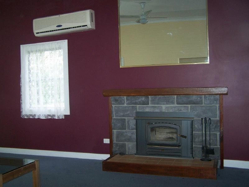 8 Tunnel Road, Cessnock NSW 2325