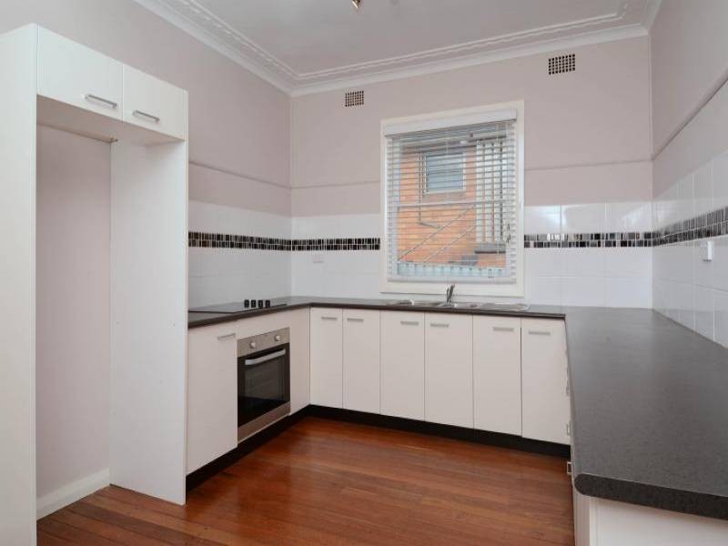 6 Fourth Avenue, Rutherford NSW 2320