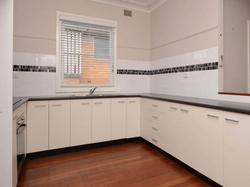 6 Fourth Avenue, Rutherford NSW 2320