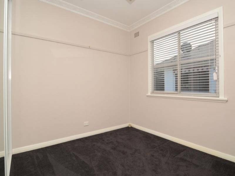 6 Fourth Avenue, Rutherford NSW 2320