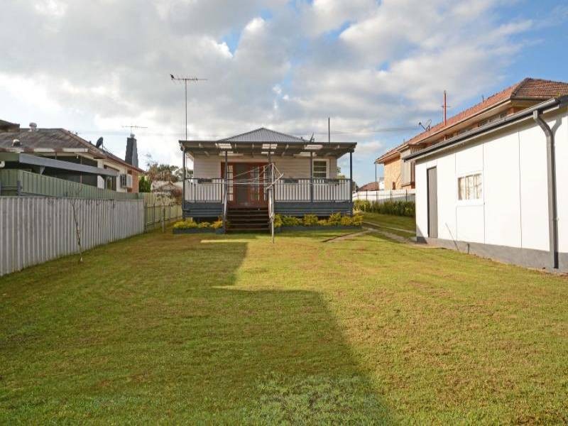 6 Fourth Avenue, Rutherford NSW 2320