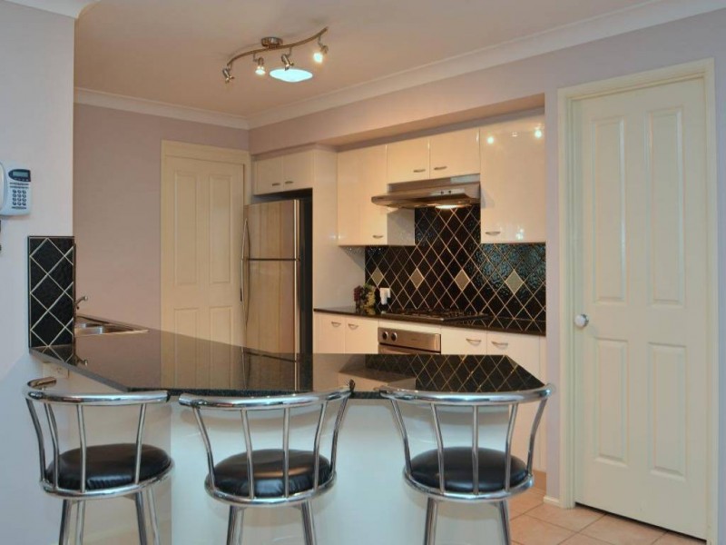 27 Tyrrell Grove, Cessnock NSW 2325