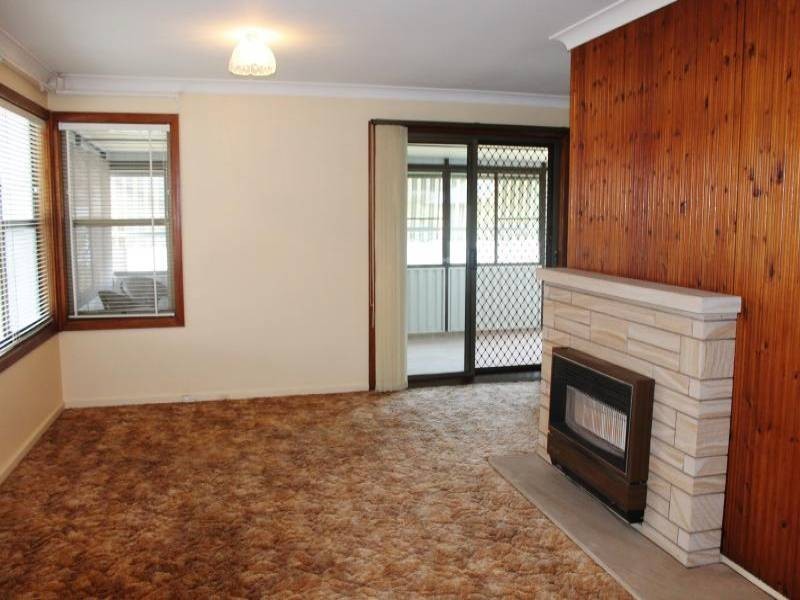 8 Balmoral Avenue, Cessnock NSW 2325