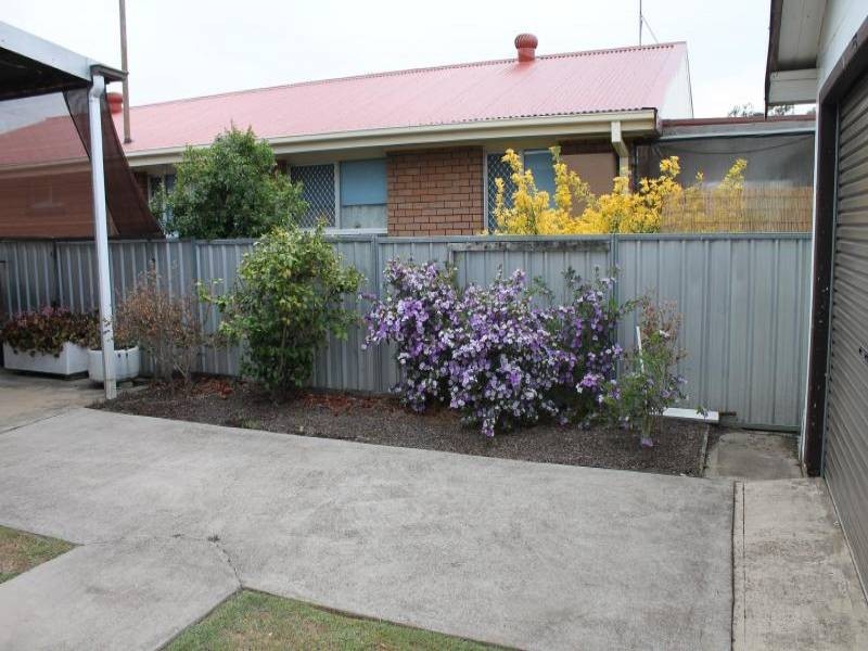 8 Balmoral Avenue, Cessnock NSW 2325