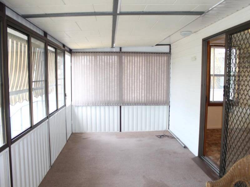 8 Balmoral Avenue, Cessnock NSW 2325