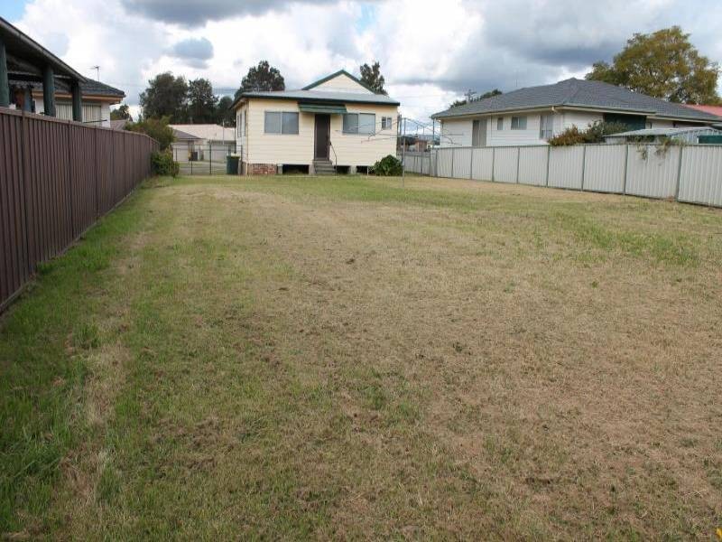 13 Grieve Street, Cessnock NSW 2325