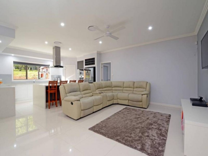 8 Tunnel Road, Cessnock NSW 2325