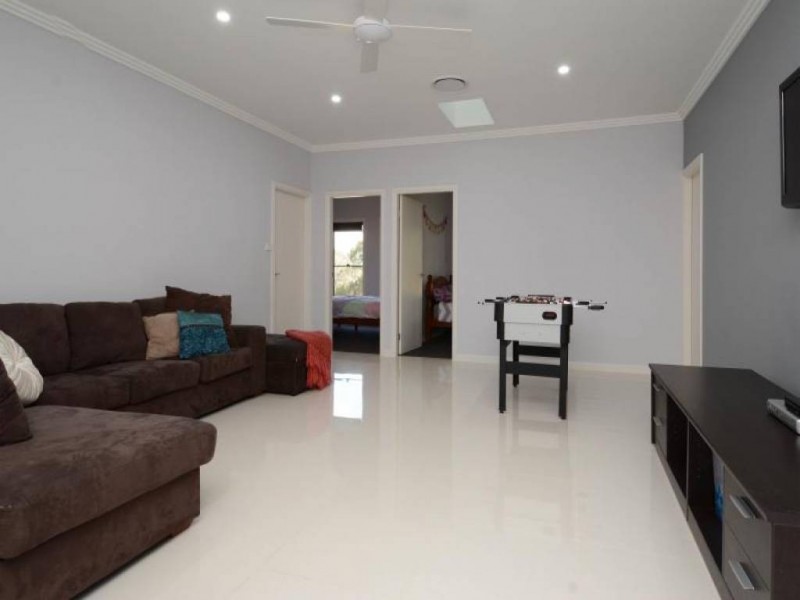 8 Tunnel Road, Cessnock NSW 2325