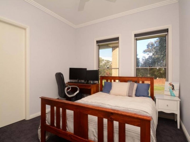 8 Tunnel Road, Cessnock NSW 2325