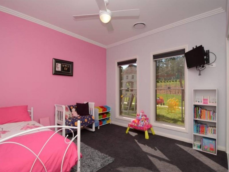 8 Tunnel Road, Cessnock NSW 2325