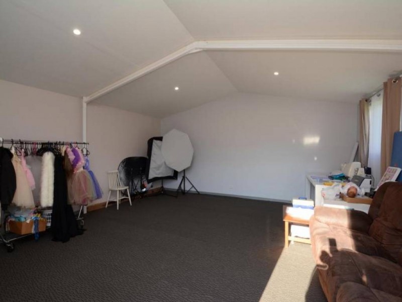 8 Tunnel Road, Cessnock NSW 2325