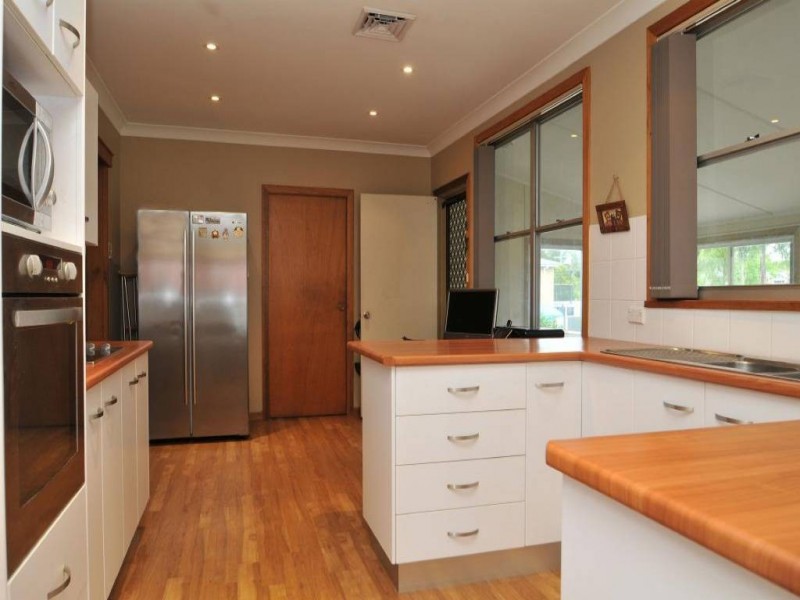 19 Elizabeth Street, Abermain NSW 2326