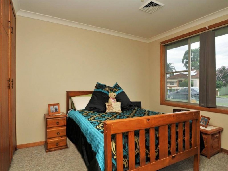 19 Elizabeth Street, Abermain NSW 2326