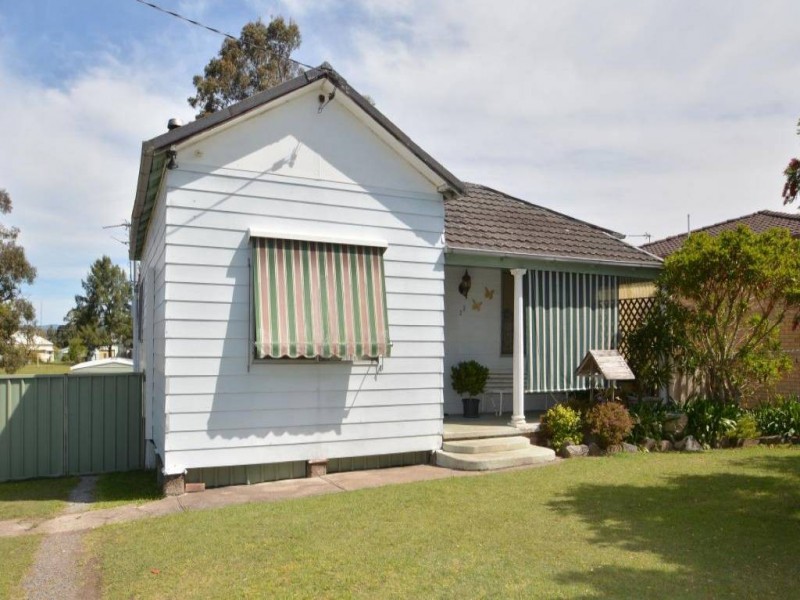 22 Maitland Street, Abermain NSW 2326