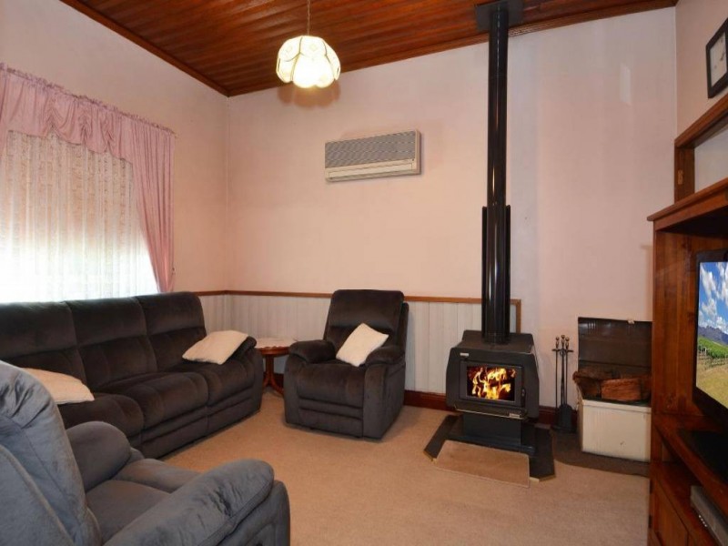 22 Maitland Street, Abermain NSW 2326