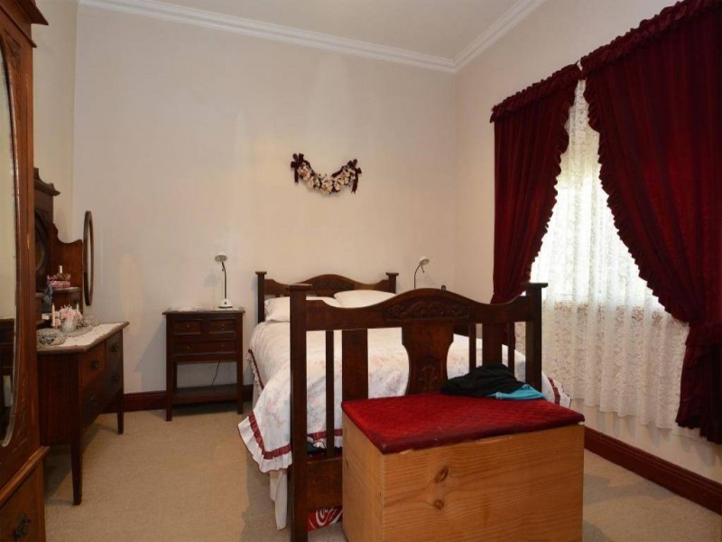 22 Maitland Street, Abermain NSW 2326