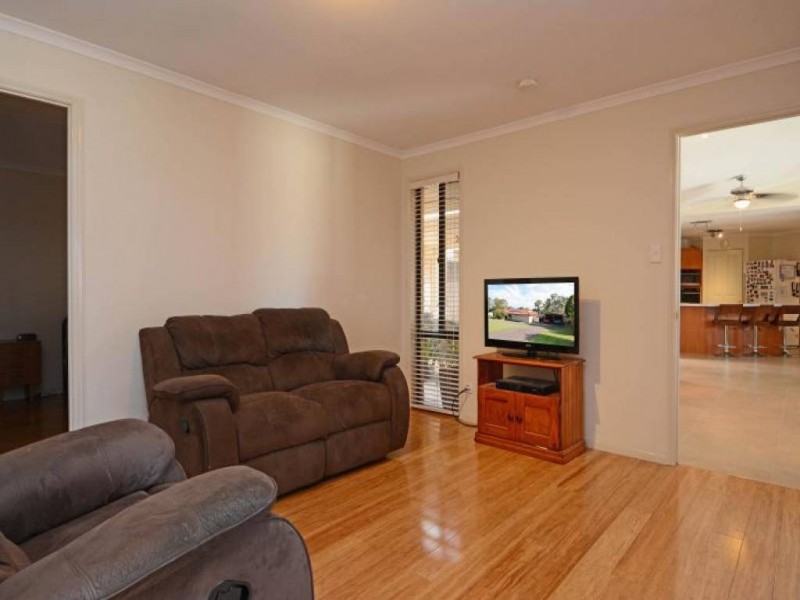 15 Currawong Close, Weston NSW 2326