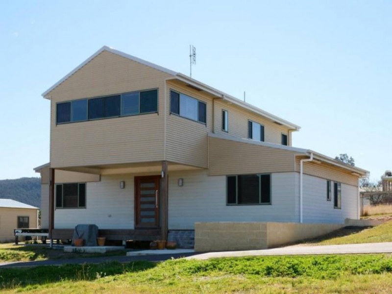 10 Sixth Avenue, Millfield NSW 2325