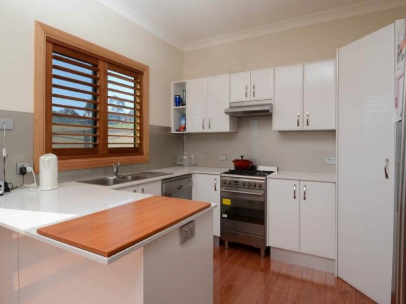 10 Sixth Avenue, Millfield NSW 2325