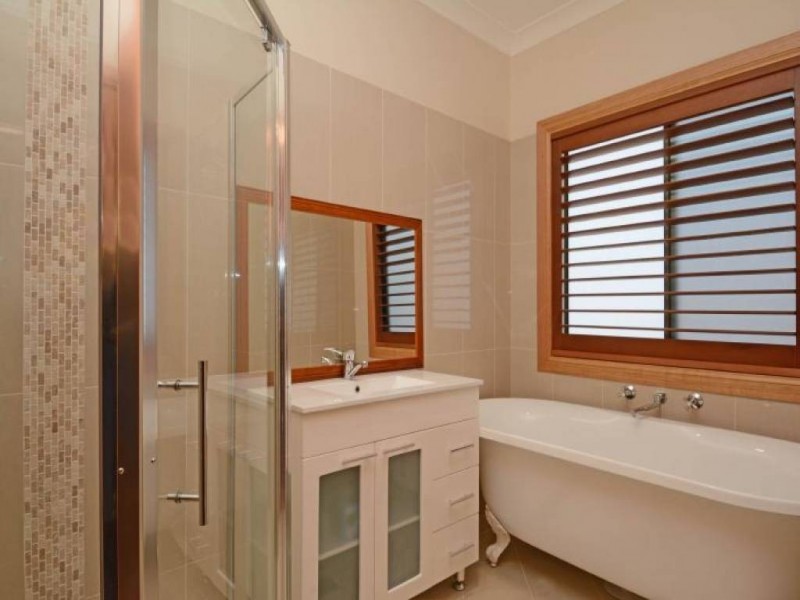 10 Sixth Avenue, Millfield NSW 2325