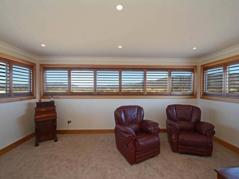 10 Sixth Avenue, Millfield NSW 2325