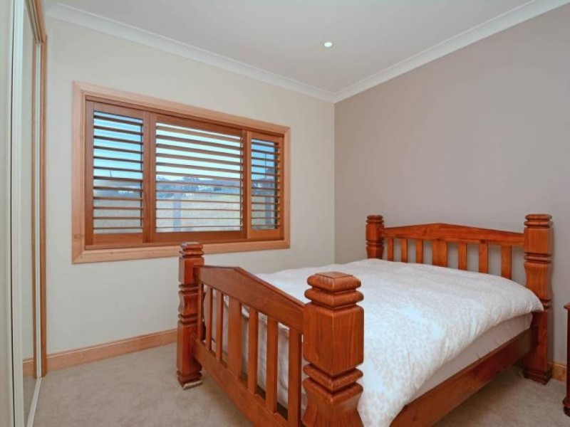 10 Sixth Avenue, Millfield NSW 2325