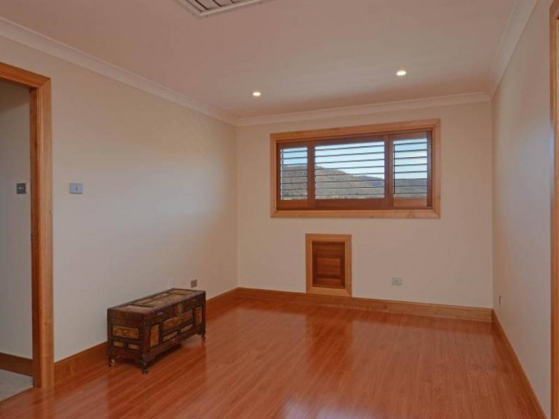 10 Sixth Avenue, Millfield NSW 2325