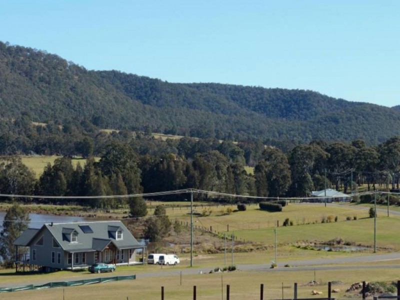 10 Sixth Avenue, Millfield NSW 2325