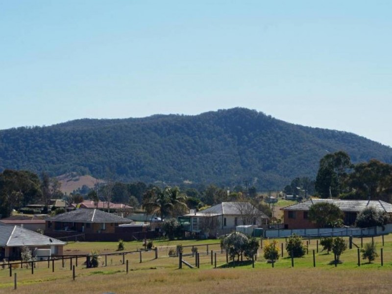 10 Sixth Avenue, Millfield NSW 2325