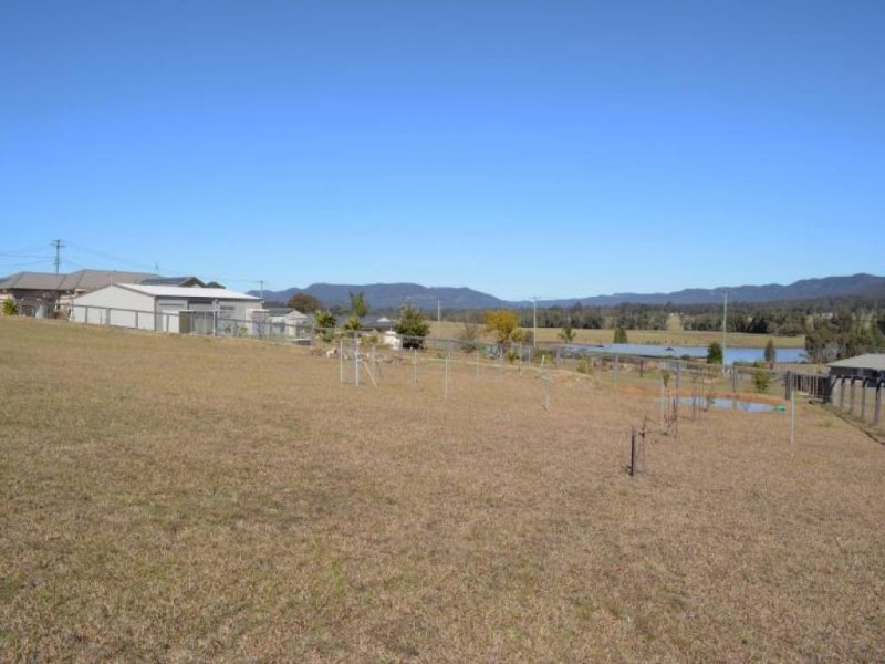 10 Sixth Avenue, Millfield NSW 2325