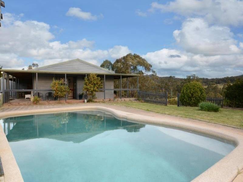 1225 Leggetts Drive, Mount Vincent NSW 2323