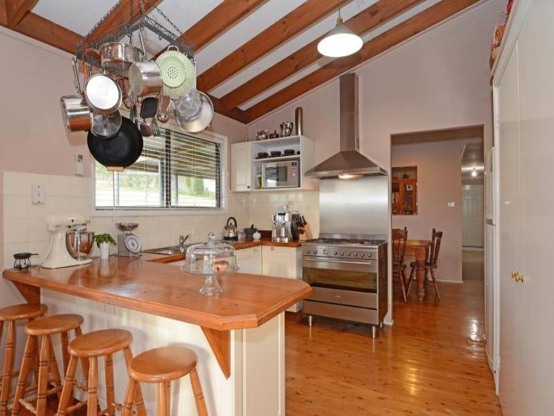1225 Leggetts Drive, Mount Vincent NSW 2323
