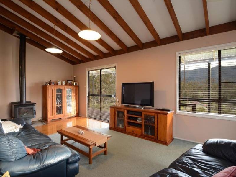 1225 Leggetts Drive, Mount Vincent NSW 2323